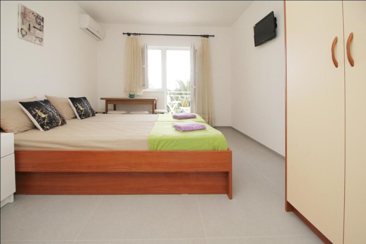 Dora Apartament *