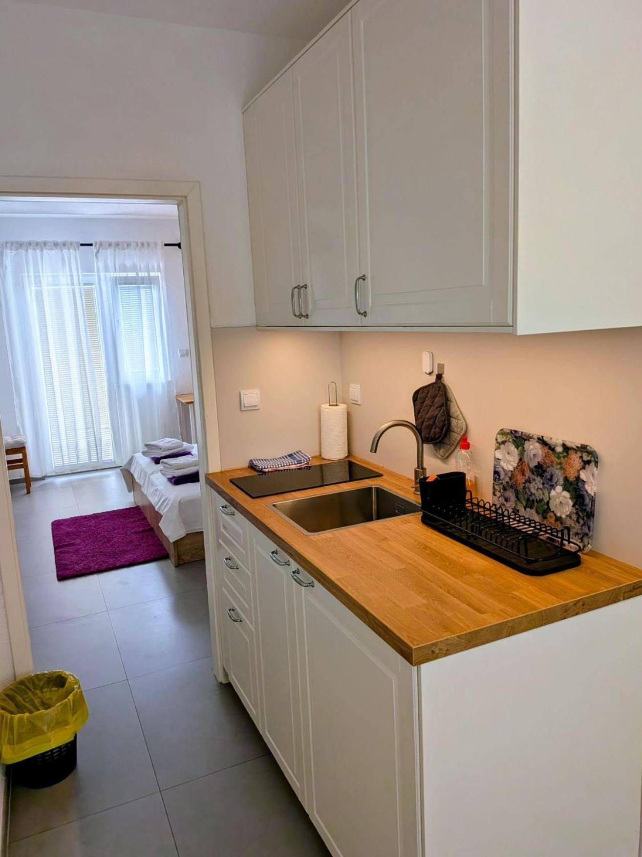 Apartament Dora *